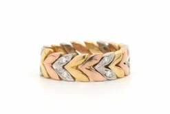 Bague contemporaine en or jaune, blanc et rose 18 carats sertie de diamants
