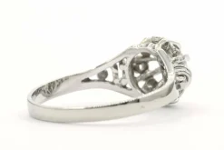 Bague contemporaine en or blanc sertie d'un diamant