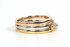 Bague contemporaine en or jaune, blanc et rose 18 carats sertie de diamants