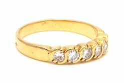 Bague contemporaine en or jaune 18 carats sertie de diamants (0.36 carat)