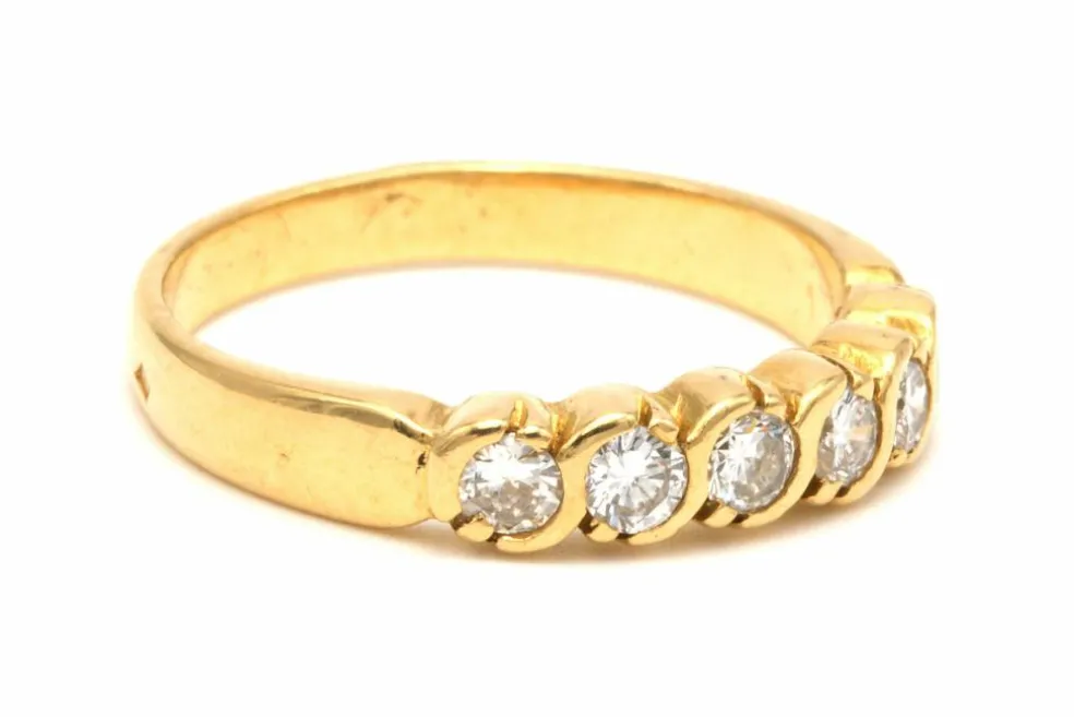 Bague contemporaine en or jaune 18 carats sertie de diamants (0.36 carat)