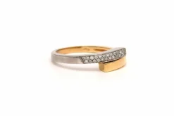 Bague contemporaine en or jaune et blanc 18 carats sertie de diamants
