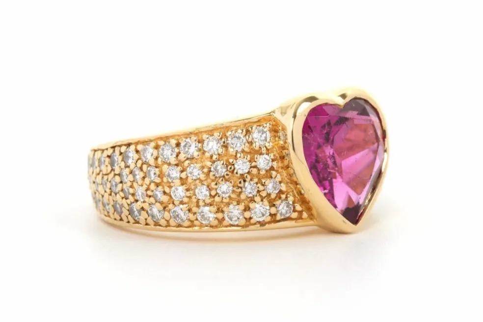 Bague contemporaine en or jaune 18 carats sertie d'une tourmaline et de diamants "taille" brillant (+-1.4ct)