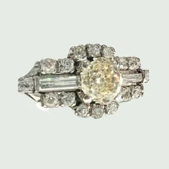 Bague contemporaine en platine et diamants