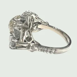 Bague contemporaine en platine et diamants