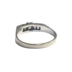 Bague contemporaine moderne en or avec diamants