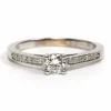 Bague contemporaine or blanc, diamant taille brillant