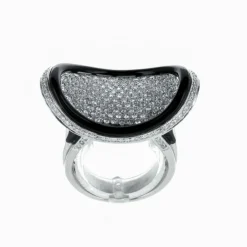 Bague Contemporaine or blanc diamants et onyx