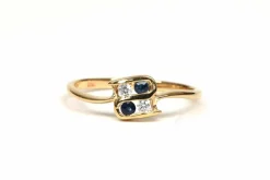 Bague contemporaine or jaune, saphirs, diamants