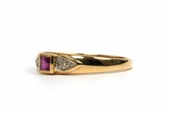 Bague contemporaine or jaune, rubis, diamants