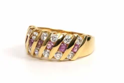 Bague contemporaine or jaune, rubis, diamants