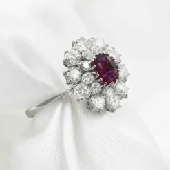Bague contour en rubis cambodgien