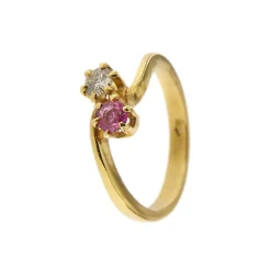Bague contraire avec rubis et diamant