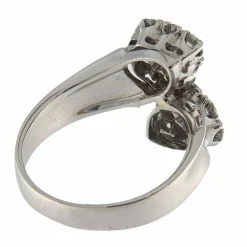 Bague contrarié en or blanc avec pavé de diamants de 1,30 ct