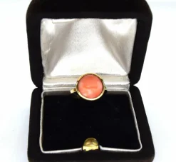 Bague corail en or jaune années 80