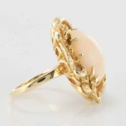 Bague corail peau d'ange et diamant