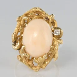 Bague corail peau d'ange et diamant