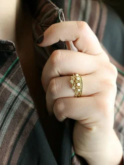 Bague couronne or jaune diamants perles