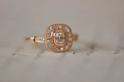 Bague coussin ancienne en diamant