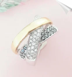 Bague Croisée Diamants Blancs et noirs