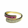 Bague croisée en or jaune, rubis et diamants