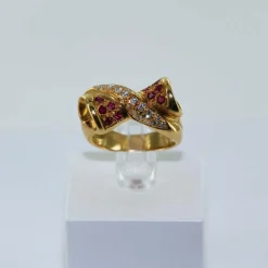 Bague croisée noeud diamants et rubis