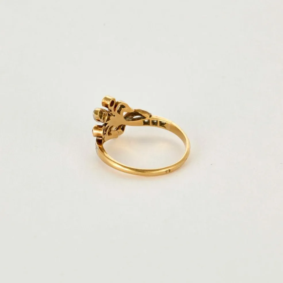 Bague début XXe or jaune et blanc, rubis et diamants
