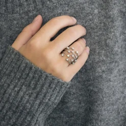 Bague de cocktail en or gris et diamants