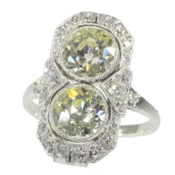 Bague de fiançailles Art Déco avec diamants