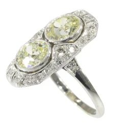 Bague de fiançailles Art Déco avec diamants