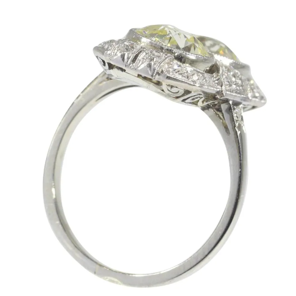 Bague de fiançailles Art Déco avec diamants