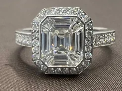 Bague de Fiançailles Diamants Calibrés et Pavage de Diamants