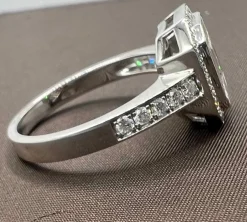 Bague de Fiançailles Diamants Calibrés et Pavage de Diamants