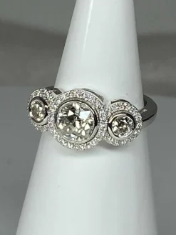 Bague de fiançailles, diamants