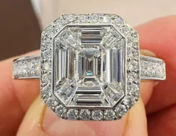 Bague de Fiançailles Diamants Calibrés et Pavage de Diamants