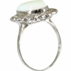 Bague de fiançailles diamant opale