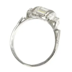 Bague de fiançailles en diamant