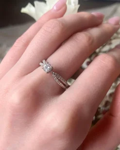Bague de Fiançailles en Or Blanc et Diamants