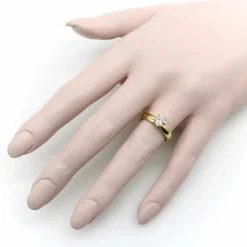Bague de fiançailles en or