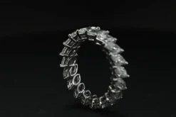 Bague De Fiançailles En Or Blanc Ornée De Diamants