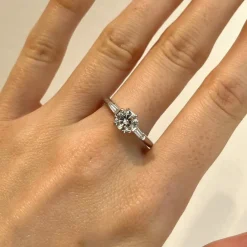 Bague de fiançailles or blanc diamant