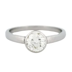 Bague de fiançailles solitaire diamant platine
