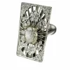 Bague de forme rectangulaire sertie d'un diamant taillé en coussin de 1,20 carats