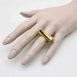 Bague de selle moderniste en or vintage