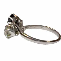 Bague de style ART DÉCO 1935 en or blanc, diamants et saphir