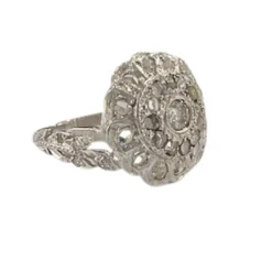 Bague de style Art Déco en or blanc avec diamants