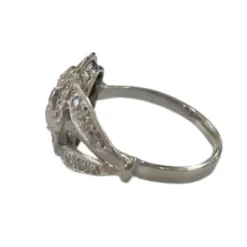 Bague de style Art Déco en or blanc avec diamants