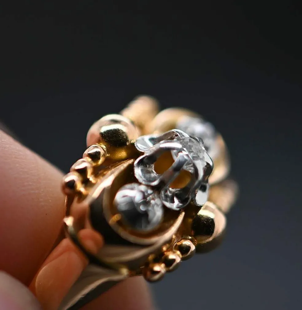 Bague de style Art Déco en Or Jaune 18 Carats avec Trois Diamants de 0,7 Carat