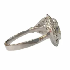 Bague de style Art Déco en or blanc avec diamants