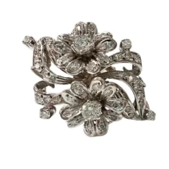 BAGUE DE STYLE RÉTRO EN OR 18 KT DE LA PÉRIODE 1940-1945 AVEC DIAMANTS